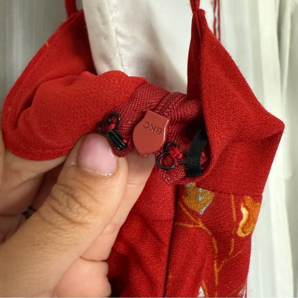 Reformation Camira Crepe Midi-Dress in Borsa Floral Red | Size 0 - Picture 10 of 14